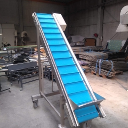 Mobile stainless steel conveyor 